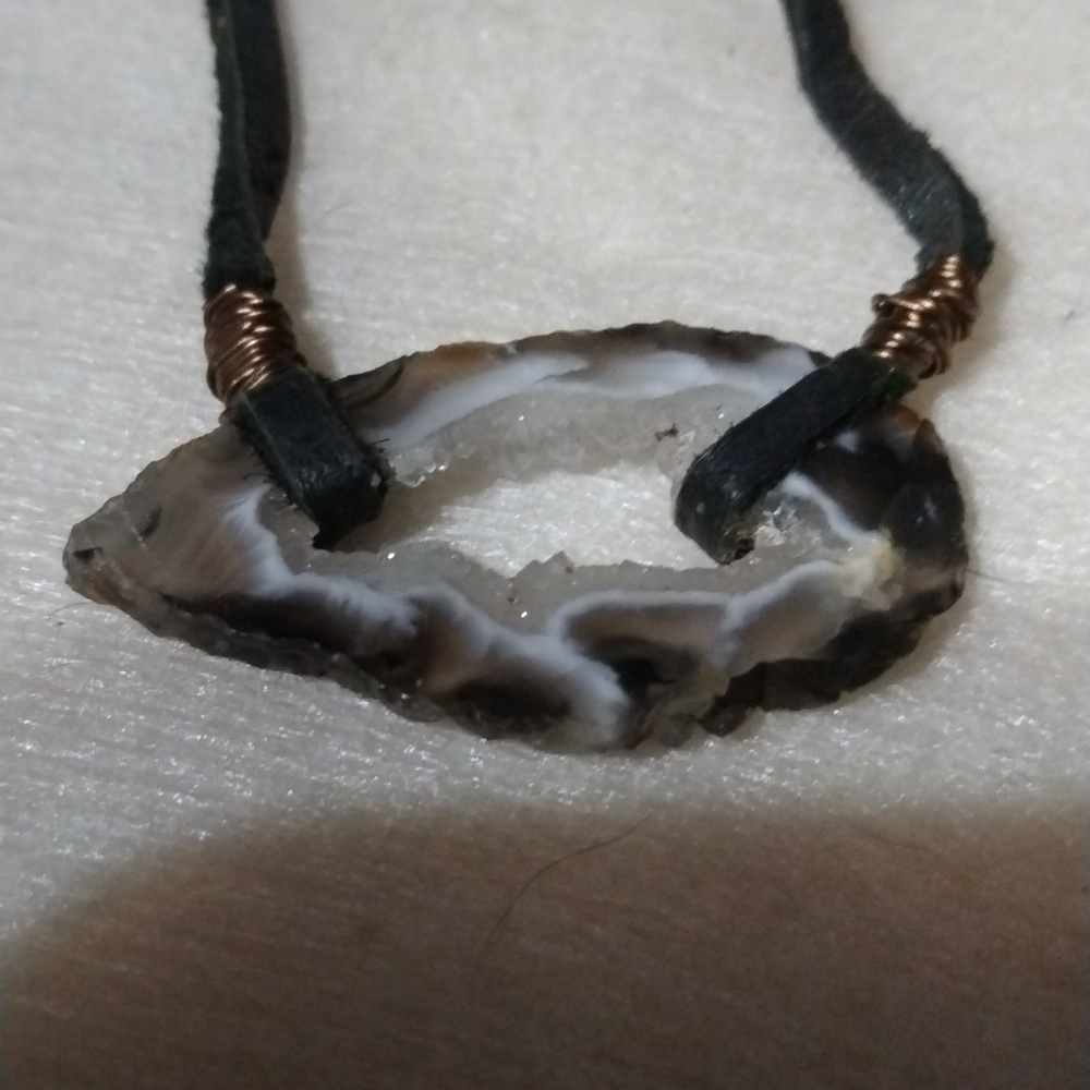 Agate slice necklace suede 16" handmade NWT (sku 553)